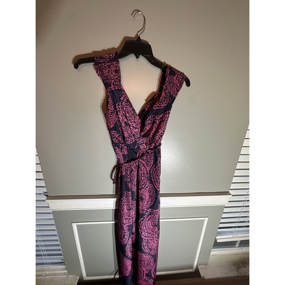 Attention Size Small Navy Blue Dress With Pink Medallions‎